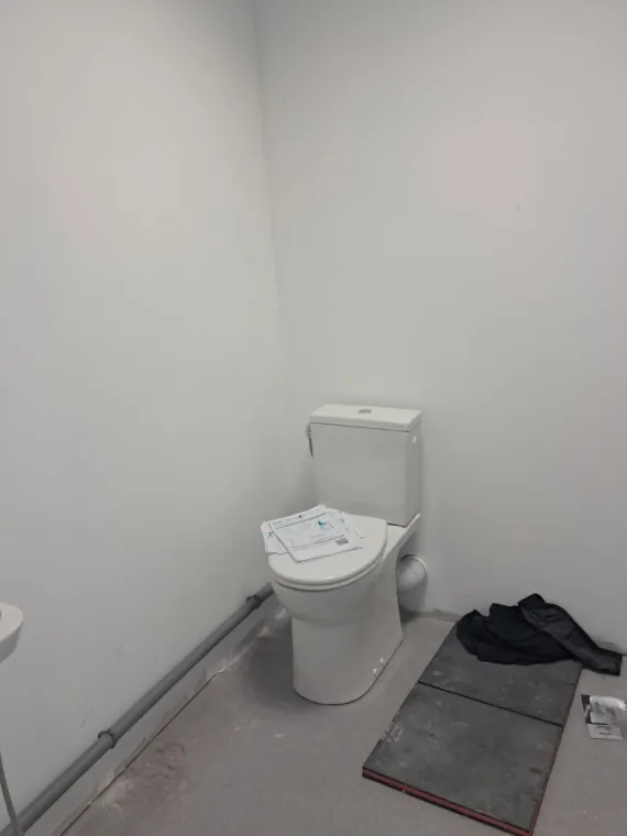 Création de WC PMR à Lesquin