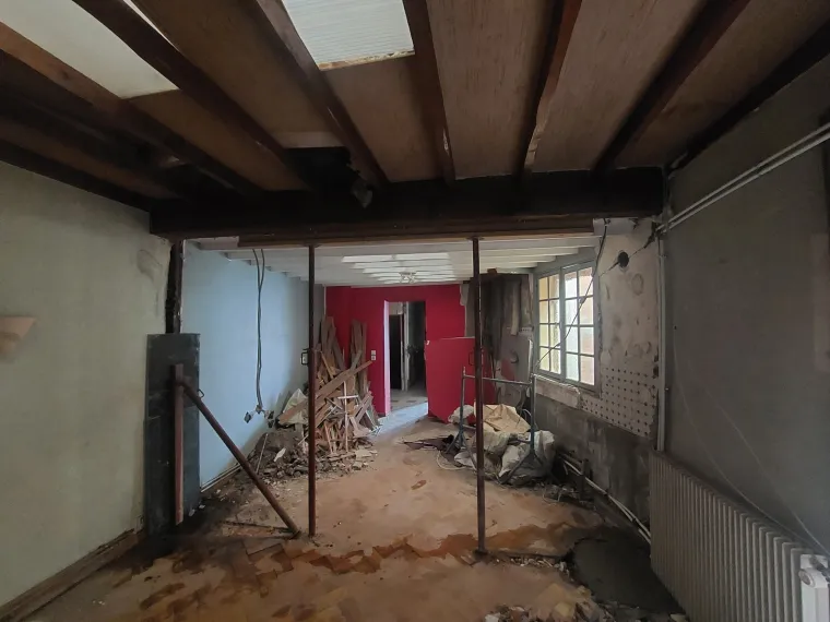 Pose d'un HEA pour renforcer la structure d'une maison à Lambersart, Roubaix, Société Nouvelle LOUBERT