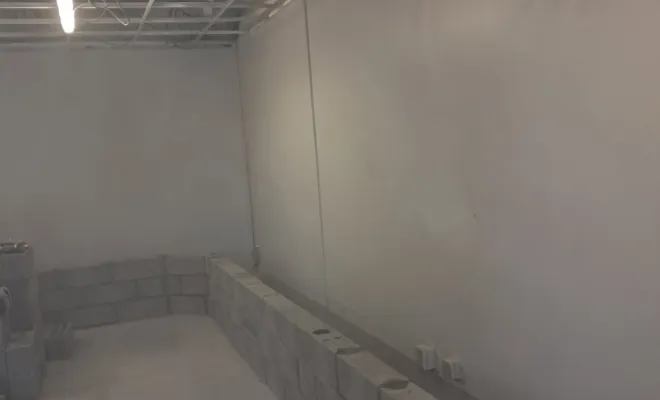 Réalisation d'un mur séparatif entre deux cellules commerciales à Lesquin
