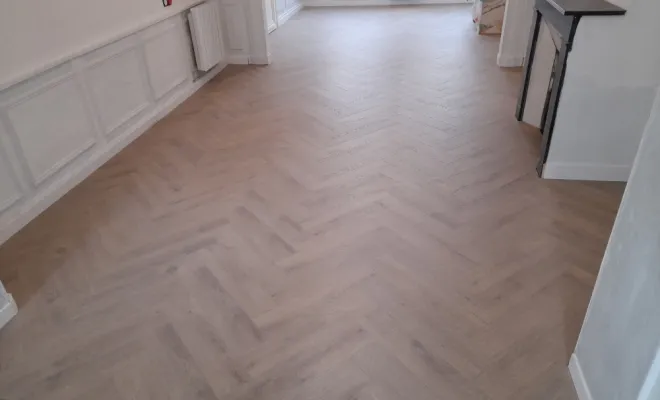 Poser du parquet et les plinthes, Roubaix, Société Nouvelle LOUBERT